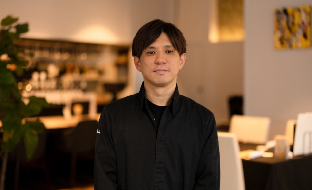 夕方はカジュアル、深夜はシックに。映像と音楽で実現した、シーンに応じた雰囲気づくり