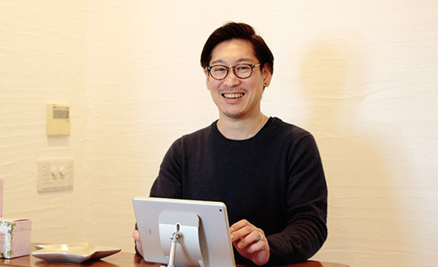 タブレットひとつで会計・カルテ管理・顧客管理まで完結！